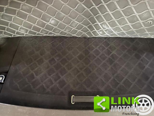 LAND ROVER Range Rover Velar 2.0D I4 240 CV R-Dynamic HSE - MOTORE 15000 KM