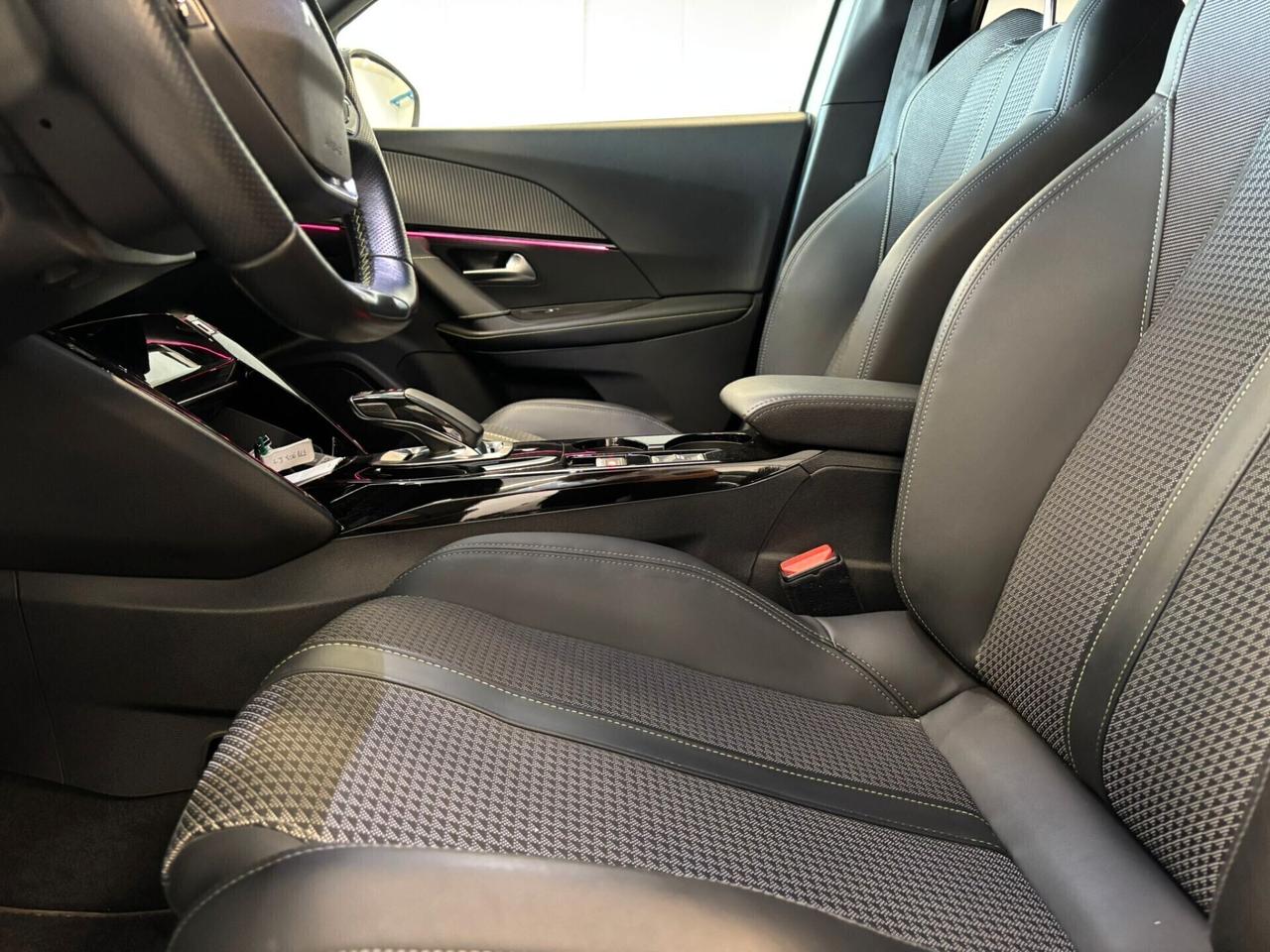 Peugeot 2008 GT LINE motore elettrico 136 CV SPOTICAR