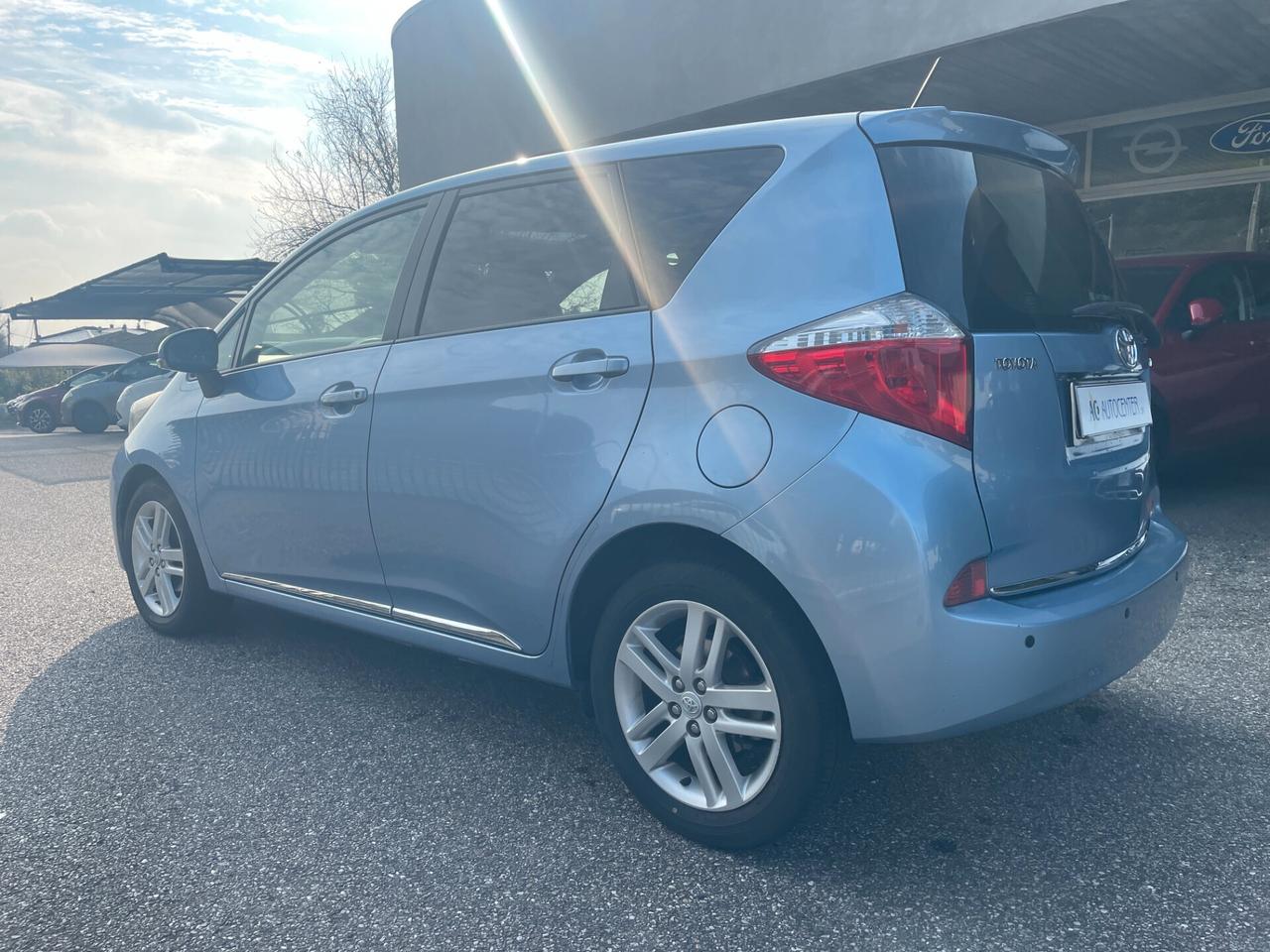 Toyota Verso-S 1.3 MT Lounge