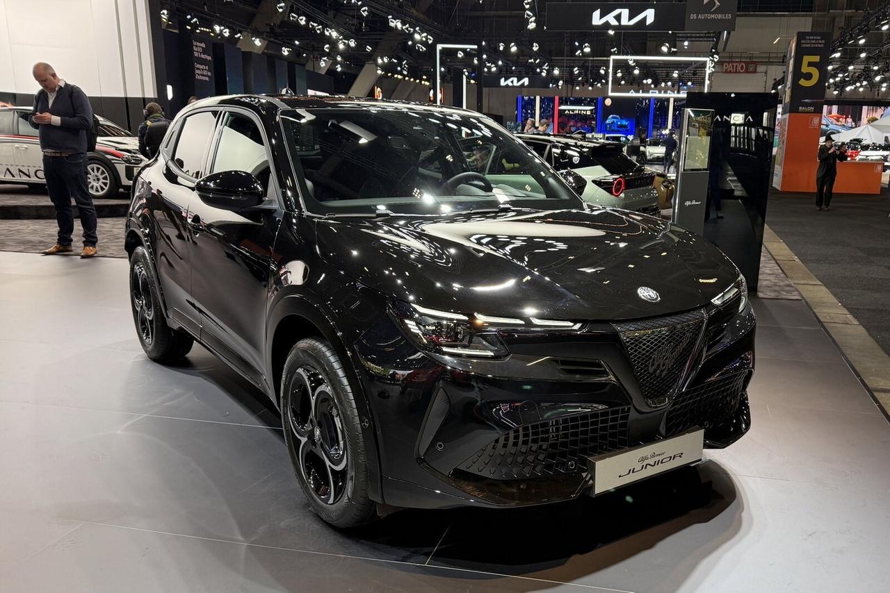 Alfa Romeo Junior 1.2 145 CV Hybrid eDCT6 Edizione Milano Cortina 2026