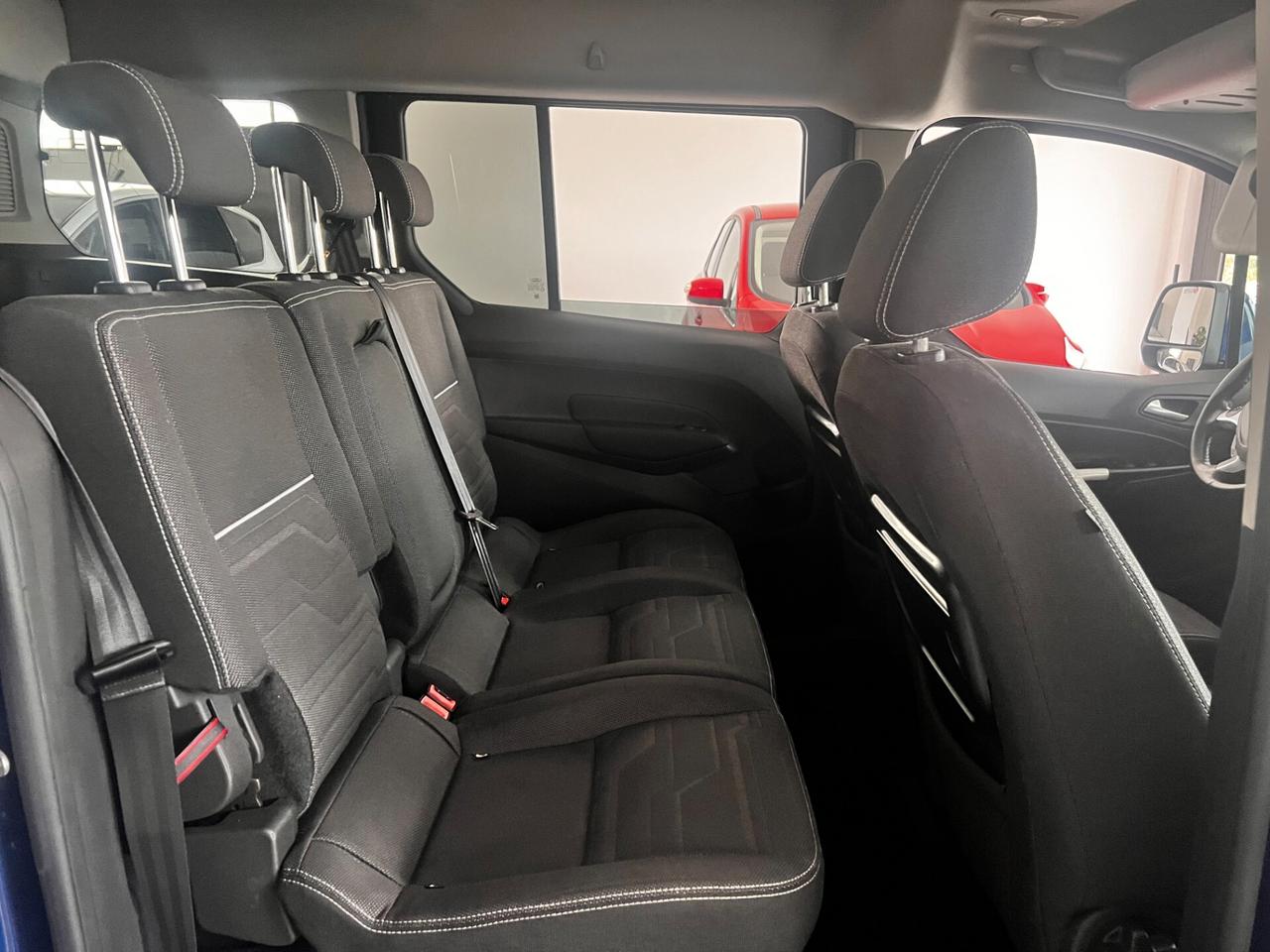 Ford Tourneo Connect 1.5 TDCi 120 CV Powershift Titanium