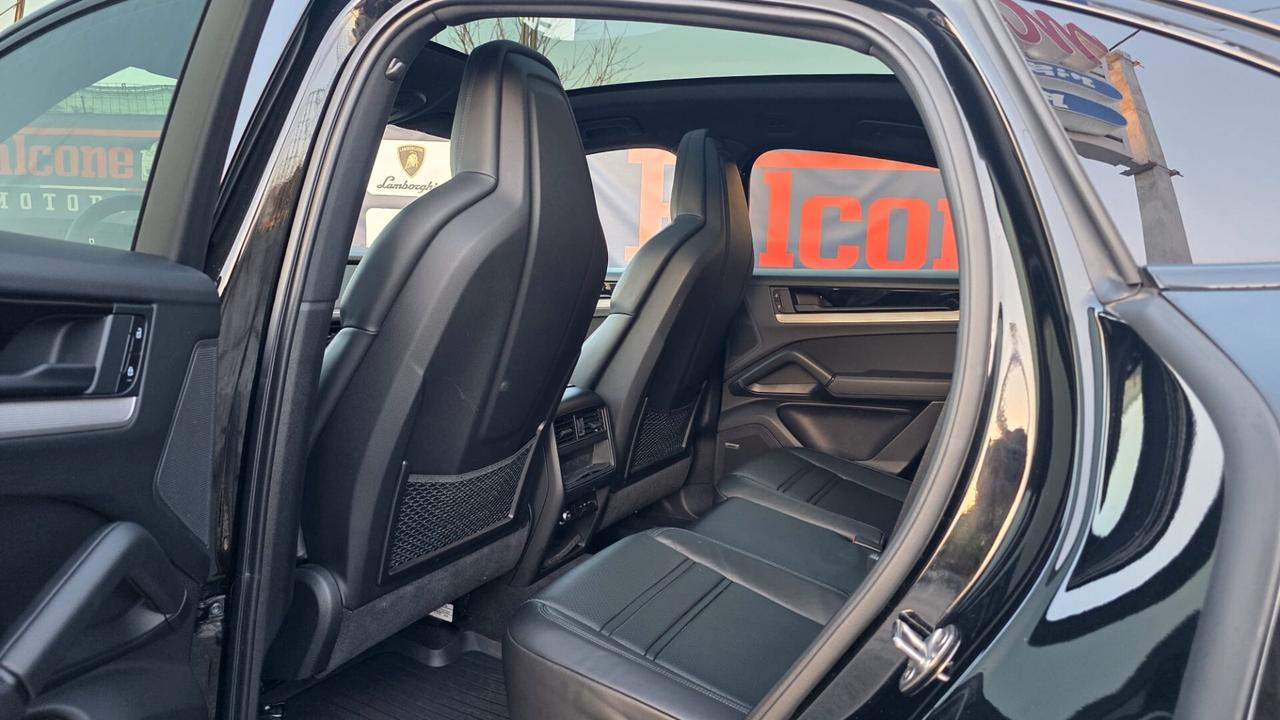 Porsche Cayenne Coupé 3 schermi Full