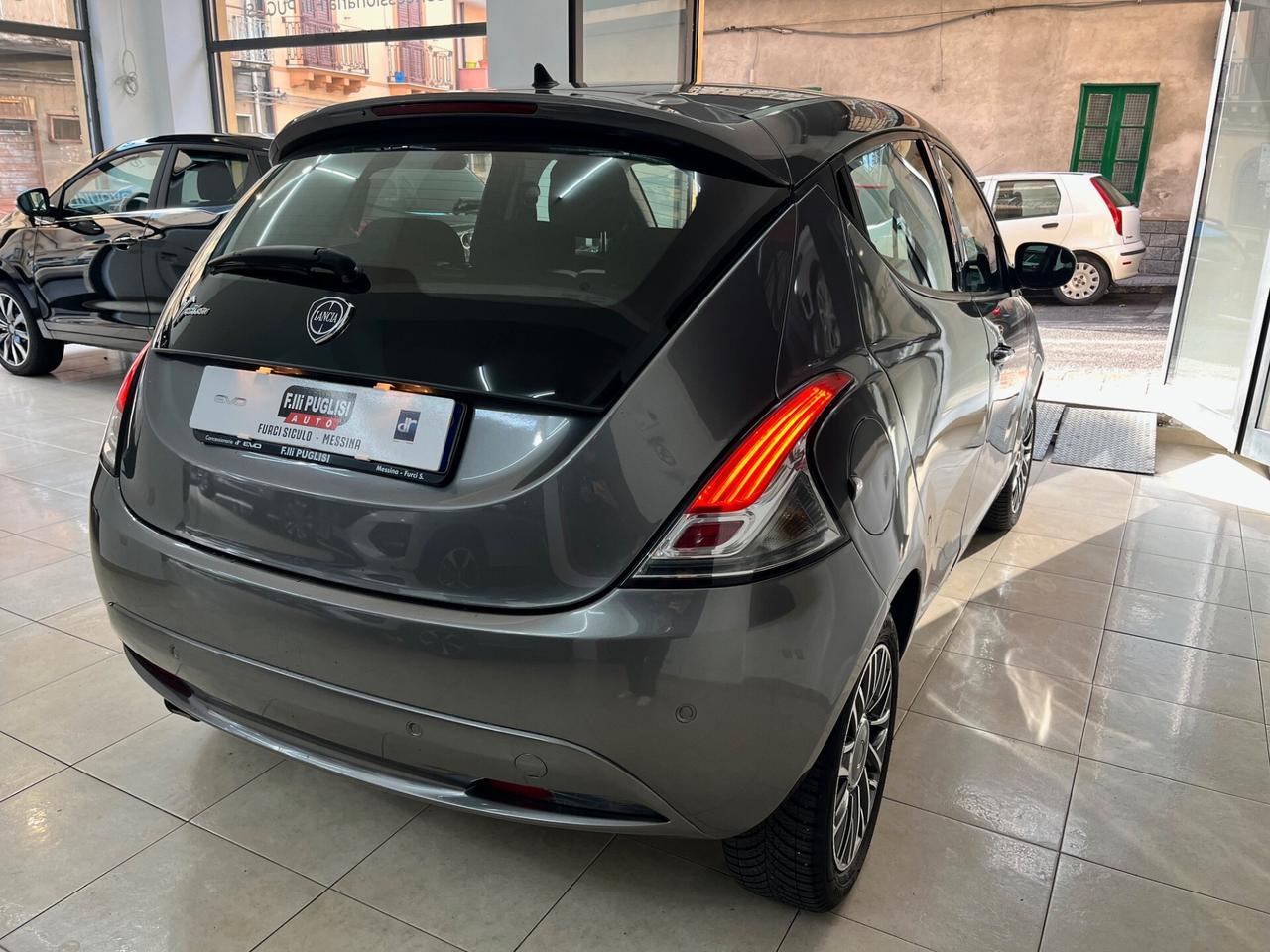 Lancia Ypsilon 1.3 MJT 16V 95 CV 5 porte S&S Gold - 2016