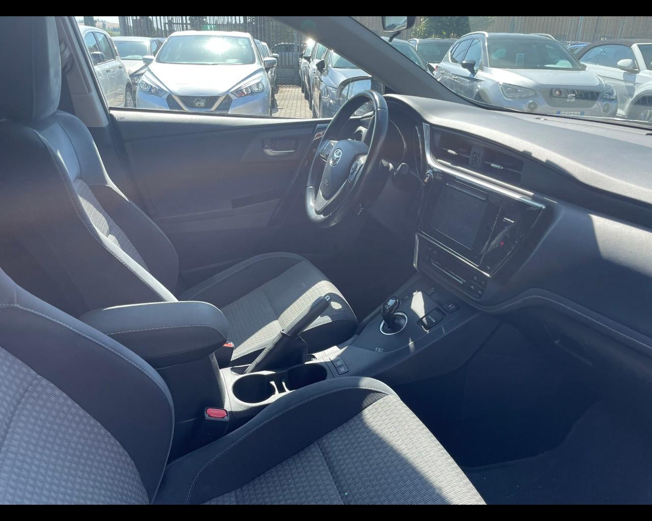 TOYOTA Auris Touring Sports 1.8h Lounge cvt my17