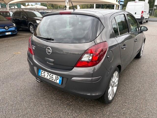 Opel Corsa 1.4 16V 5 porte Sport
