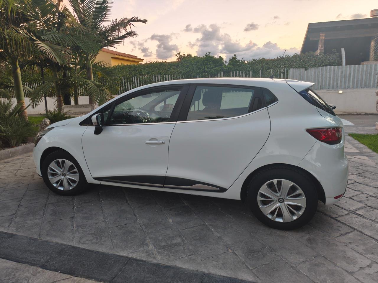 Renault Clio dCi 1.5 diesel 90 CV 5 porte Business