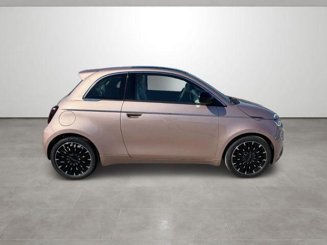 FIAT 500 Berlina Hybrid La Prima