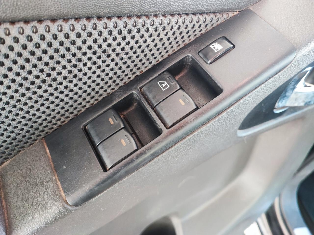 Nissan Navara 2.5 dCi 4 porte Double Cab Sport