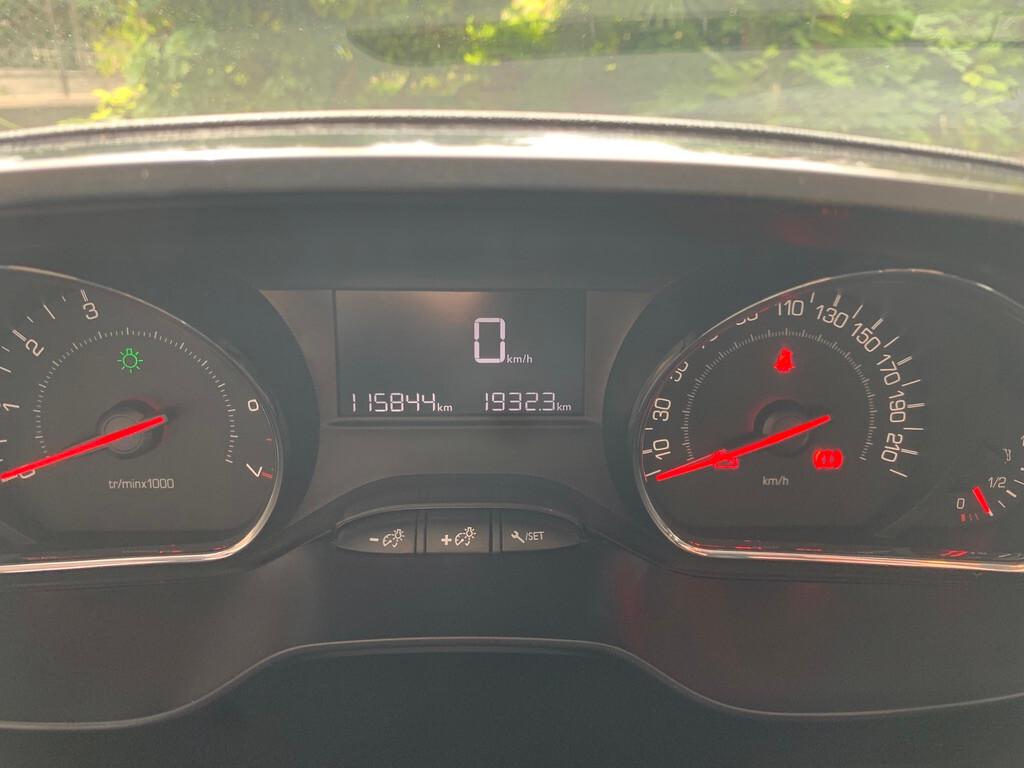 PEUGEOT 208 PURE TECH 82CV 5P 1.2 BENZ