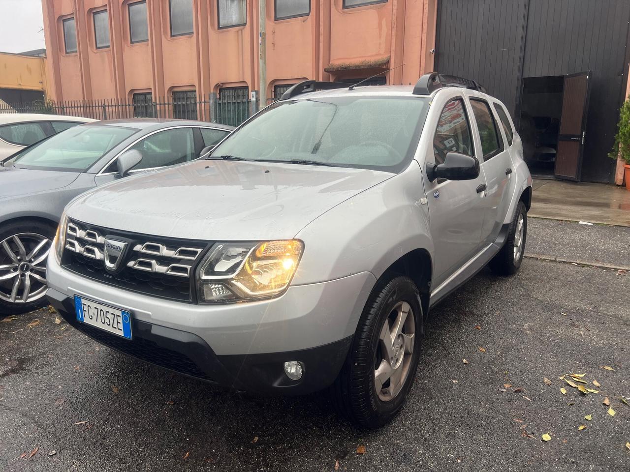 Dacia Duster 1.6 115 CV 4x2 GPL serie limitata black shadow