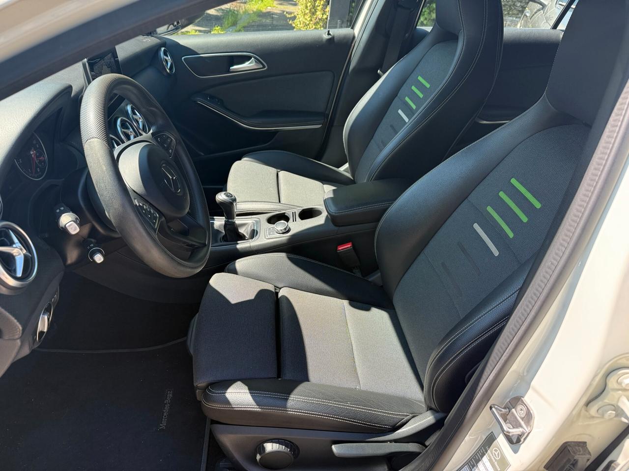 Mercedes-benz A 180 A 180 d Premium