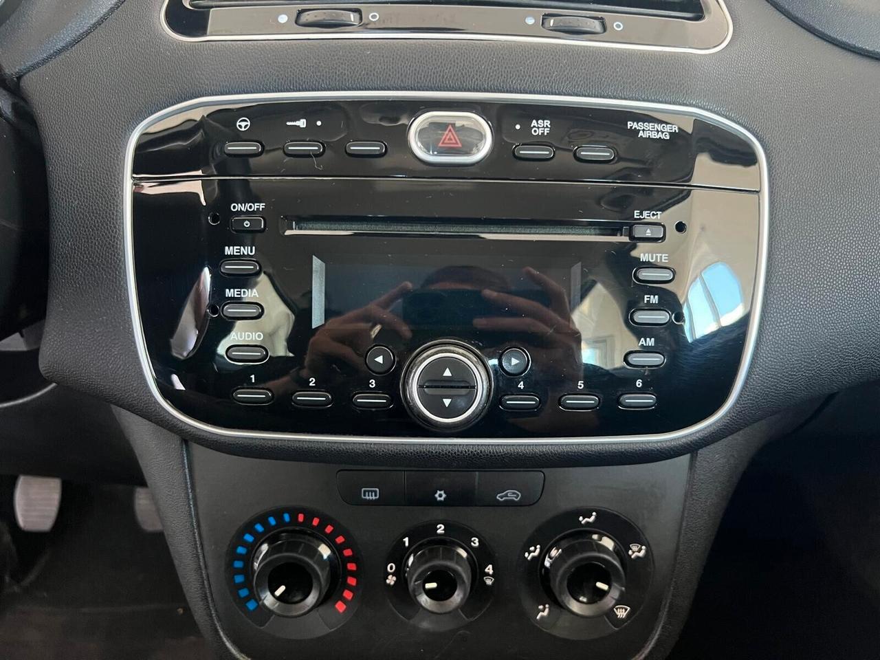 Fiat Punto 1.2 Lounge 2017 69Cv
