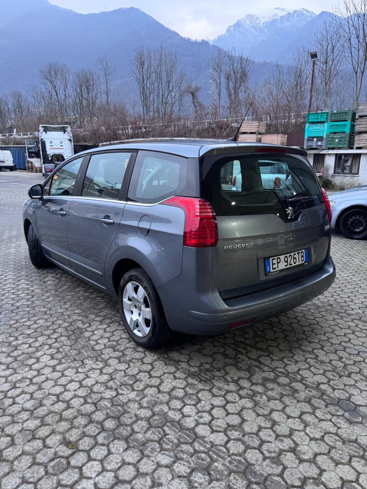 Peugeot 5008 1.6 HDi 112CV Business