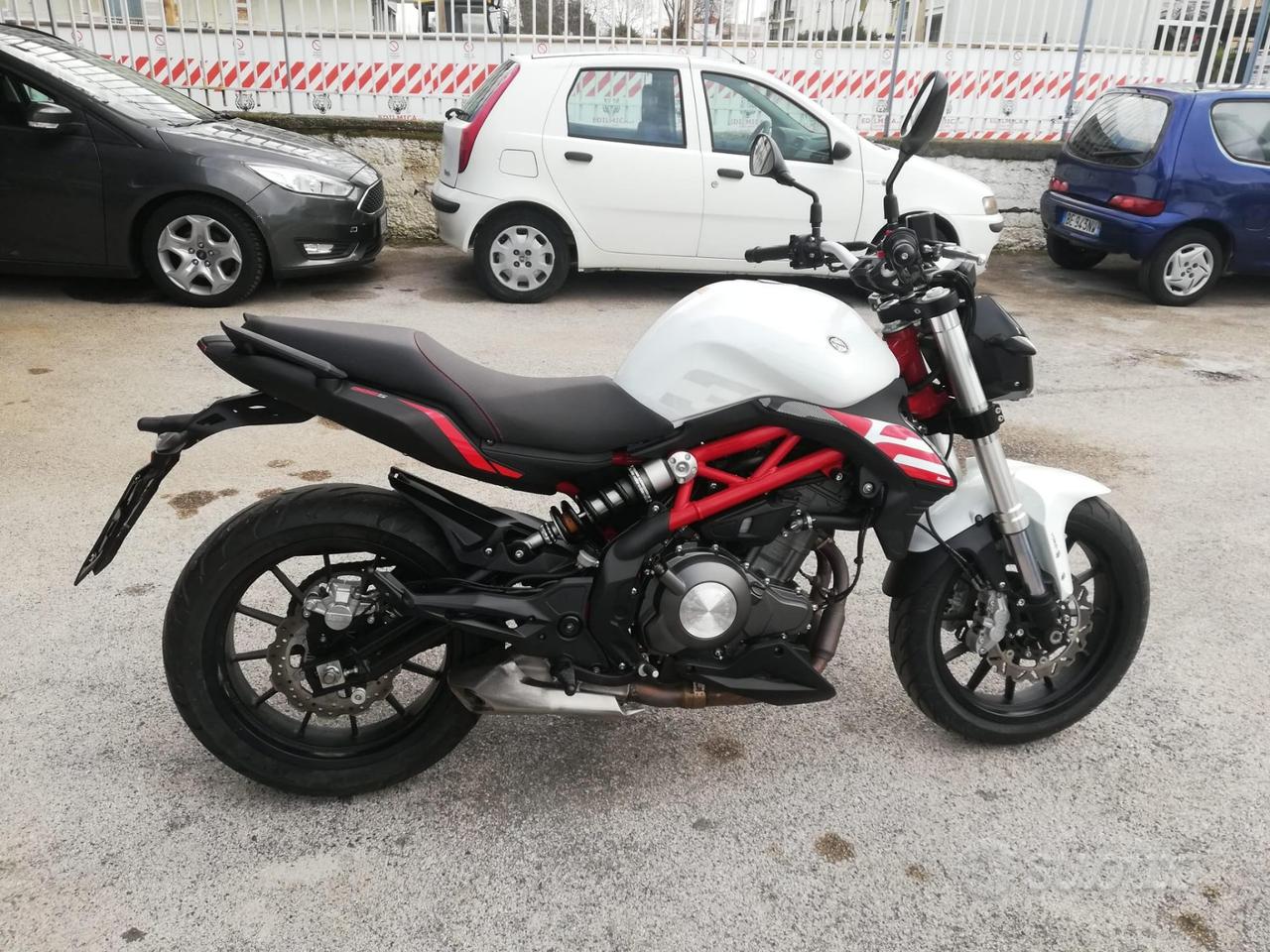 benelli 302 S 2020 pari al nuovo 2900km