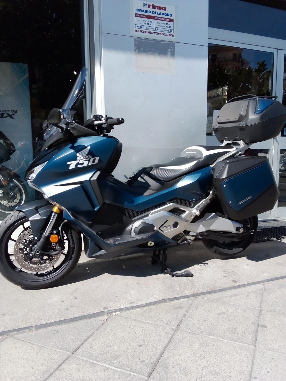 Honda Forza 750