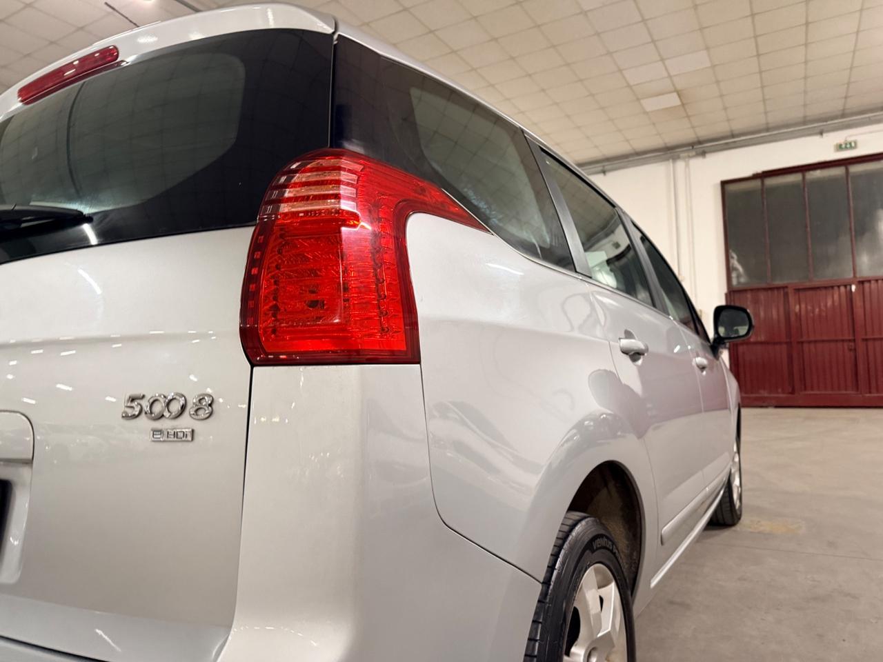 Peugeot 5008 1.6 e-HDi 112CV Stop&Start cambio robotizzato Active