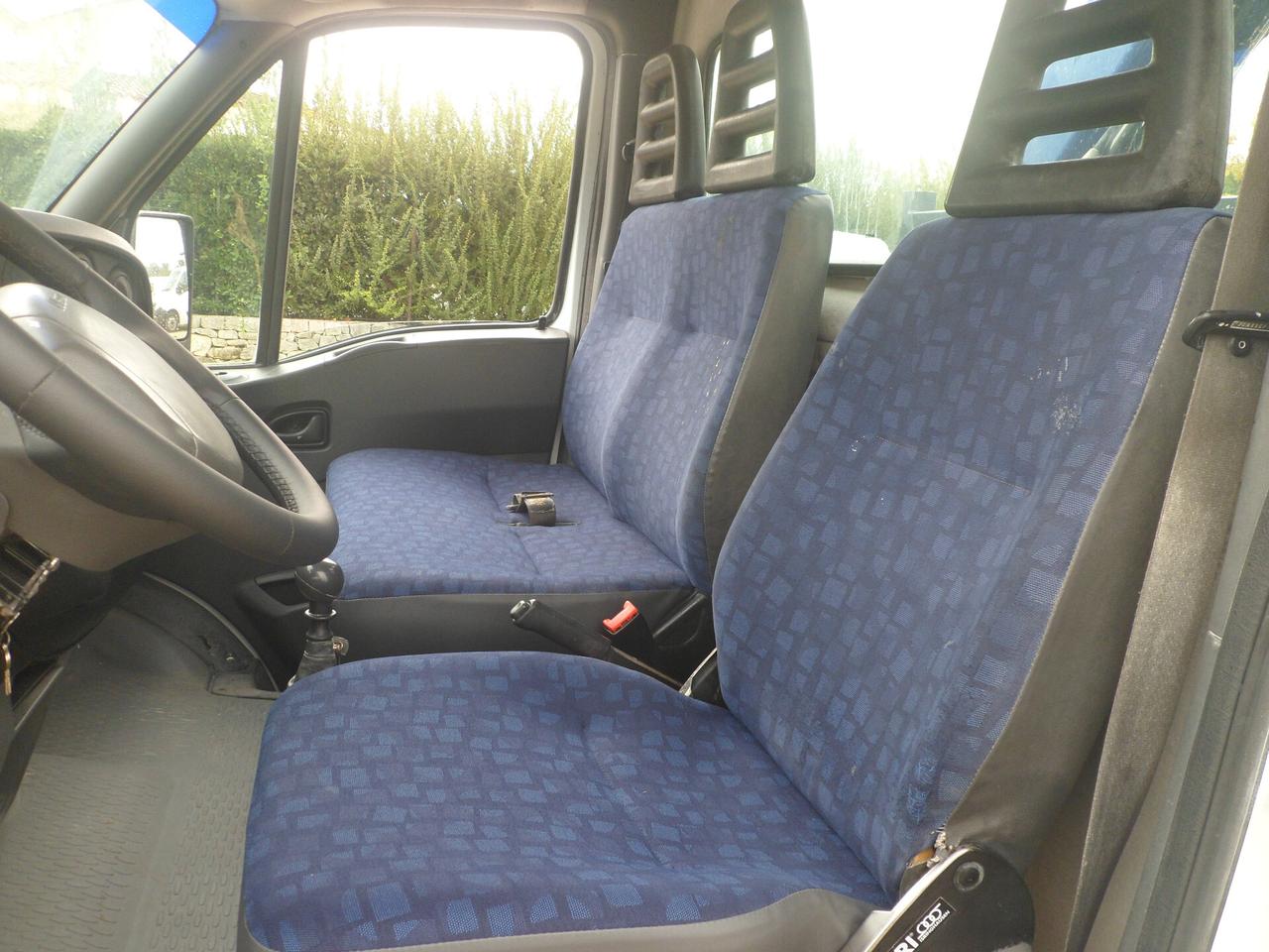 Iveco Daily 35c15 cassone fisso con gru