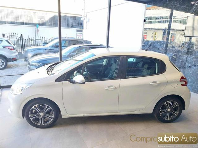 PEUGEOT 208 1.4 8V HDi 68CV 5p. Allure
