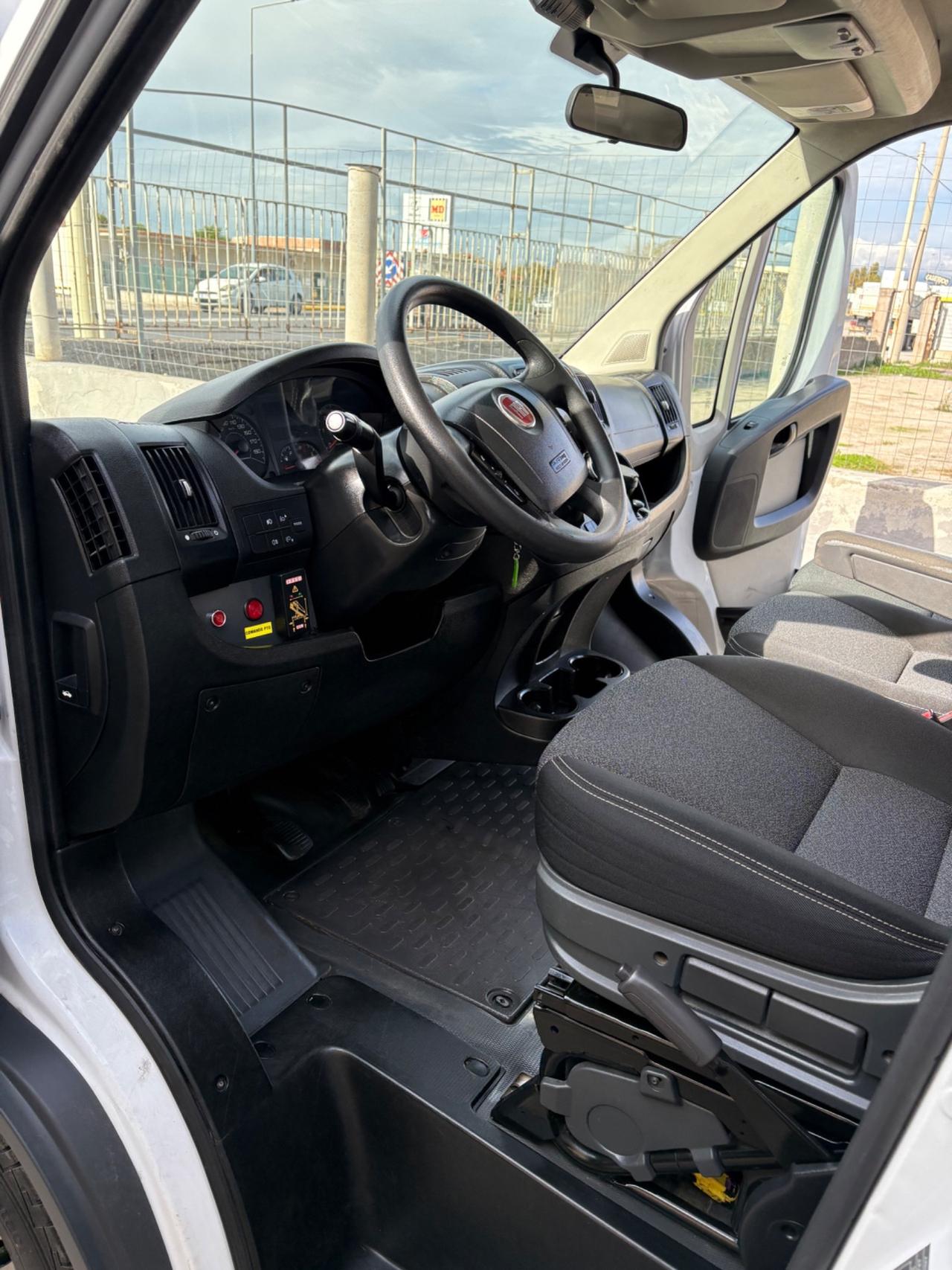 Fiat Ducato Maxi doppia cabina 7 posti gru fassi