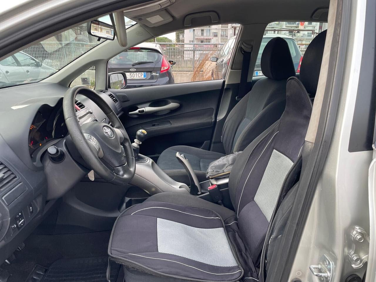 Toyota Auris 2.0 DIESEL 5 porte IN OTTIME CONDIZIONI