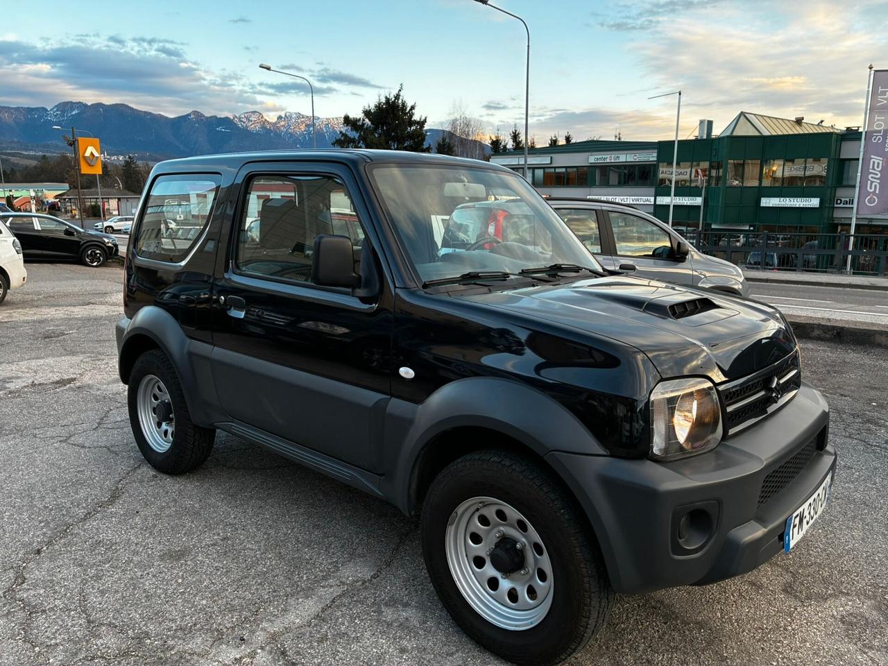 SUZUKI JIMNY 4WD 1.3i 85CV - GANCIO TRAINO
