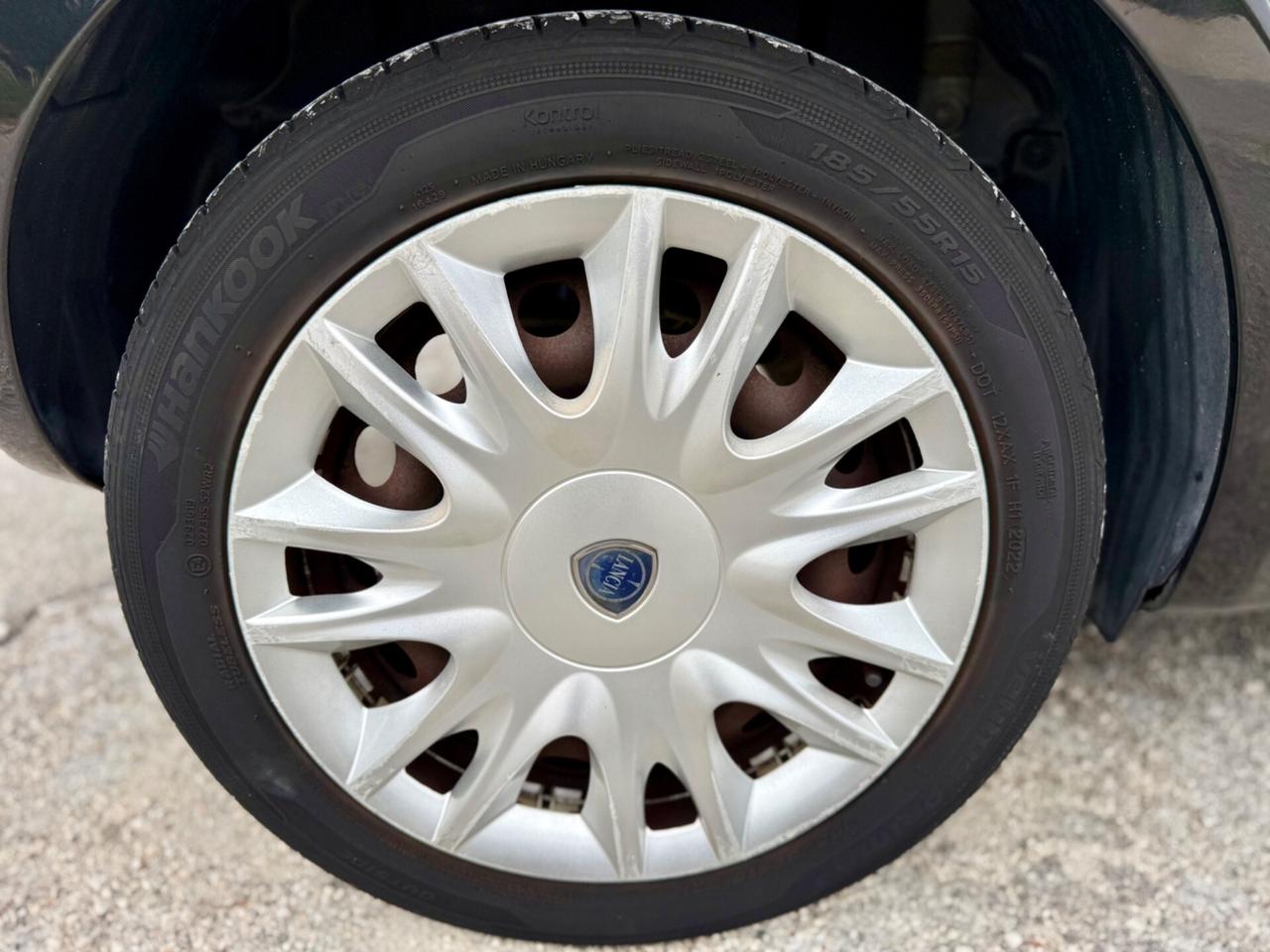 Lancia Ypsilon 1.2 benzina 5porte NEOPATENTATI