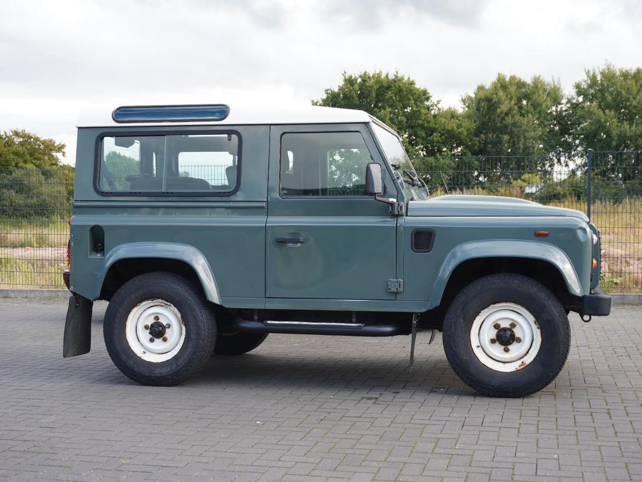 Land Rover Defender 90 TD4 Station Wagon E