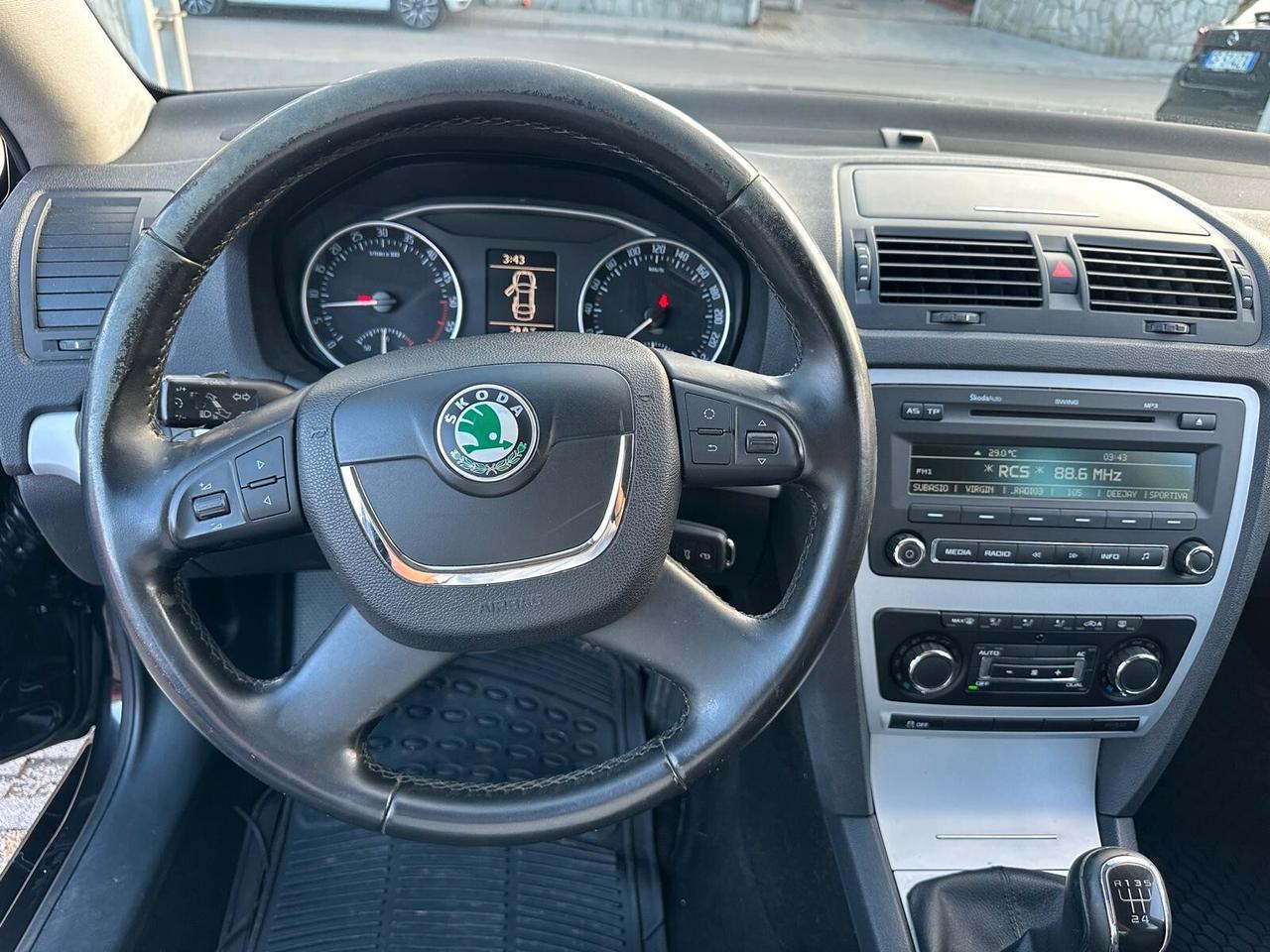 Skoda Octavia 1.6 TDI CR F.AP. Elegance-01/2012