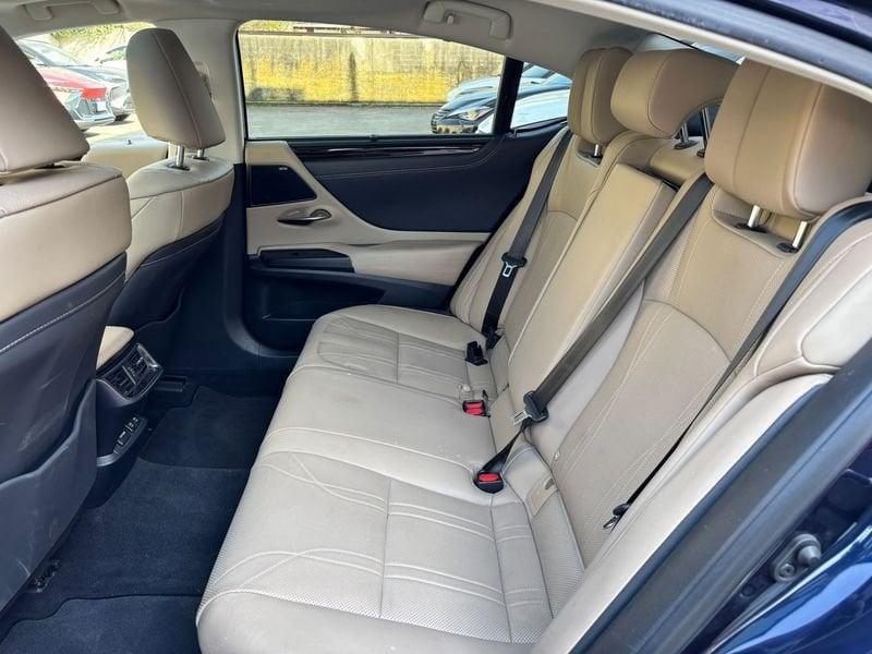 Lexus ES 300h Luxury