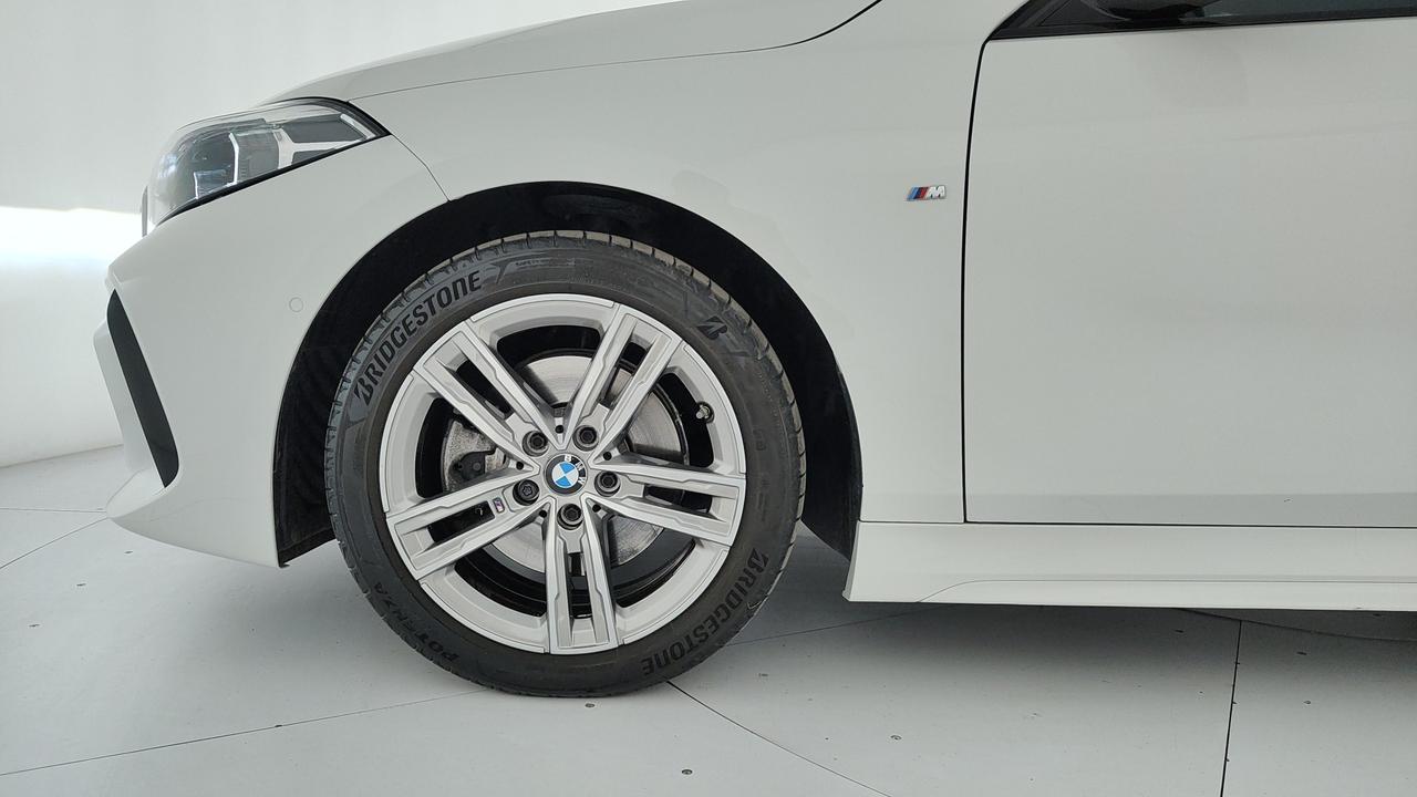 BMW Serie 1 F40 - 118d Msport auto