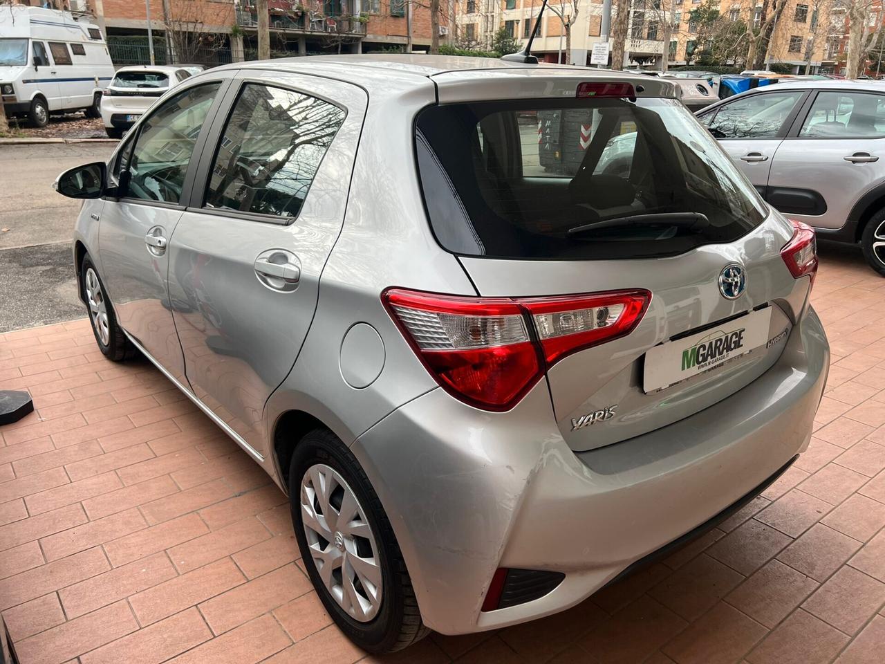 Toyota Yaris 1.5 Hybrid 5 porte Business
