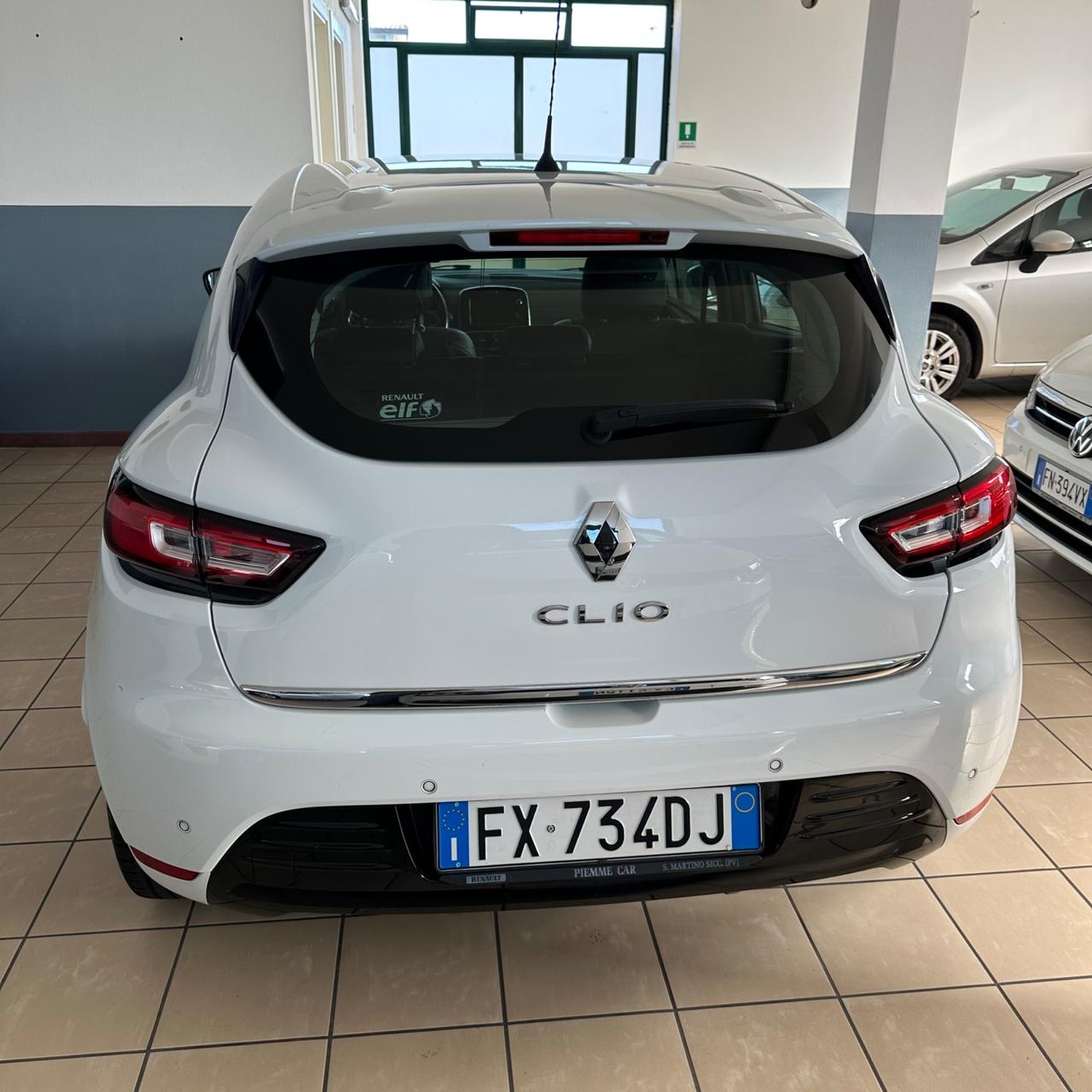 Renault Clio TCe 12V 75 CV 5 porte Moschino Intens