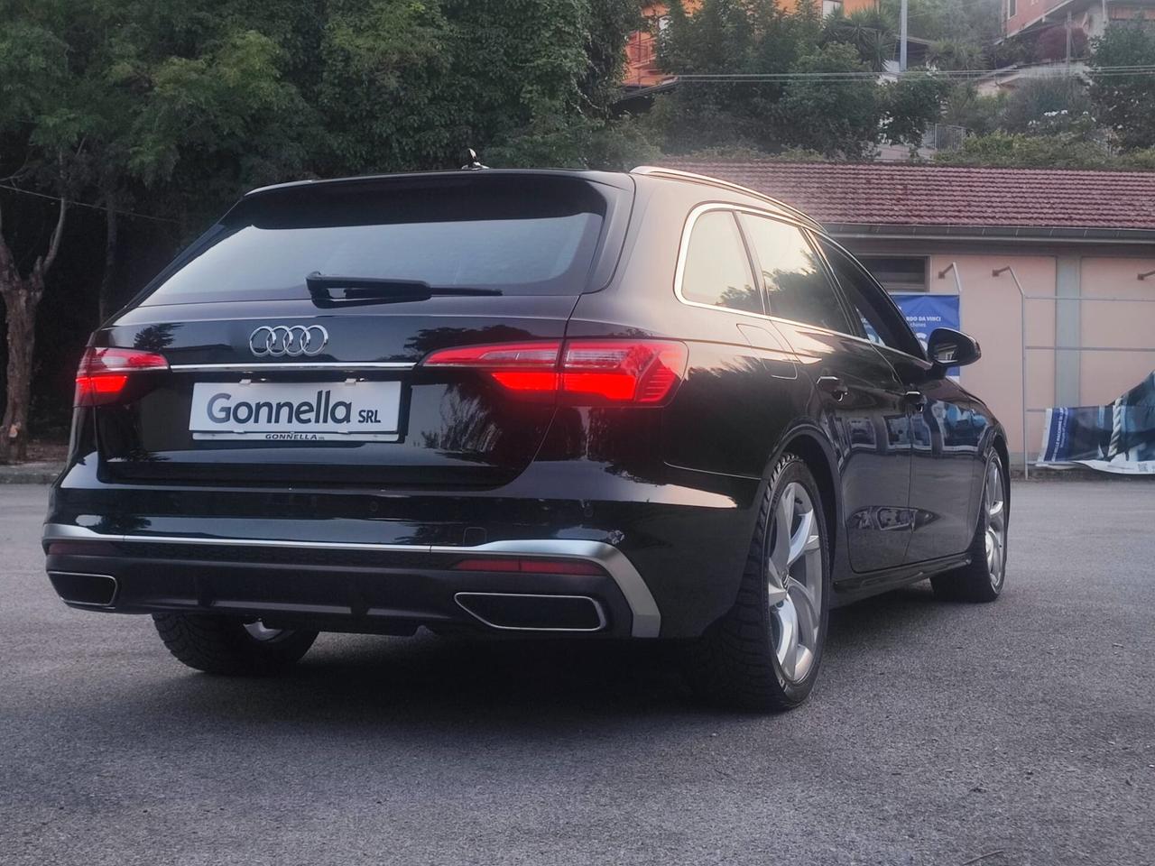Audi A4 Avant 40 2.0 tdi S line edition 204cv s-tronic