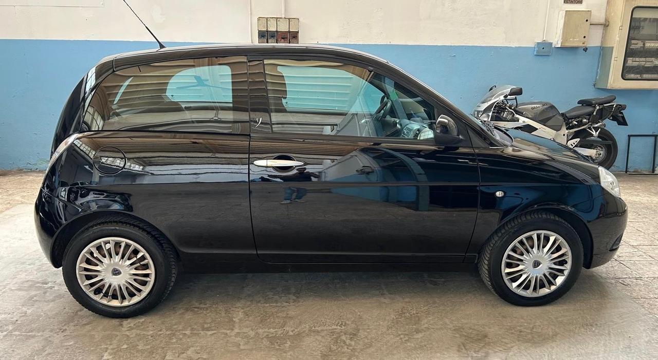 Lancia Ypsilon 1.2 Argento