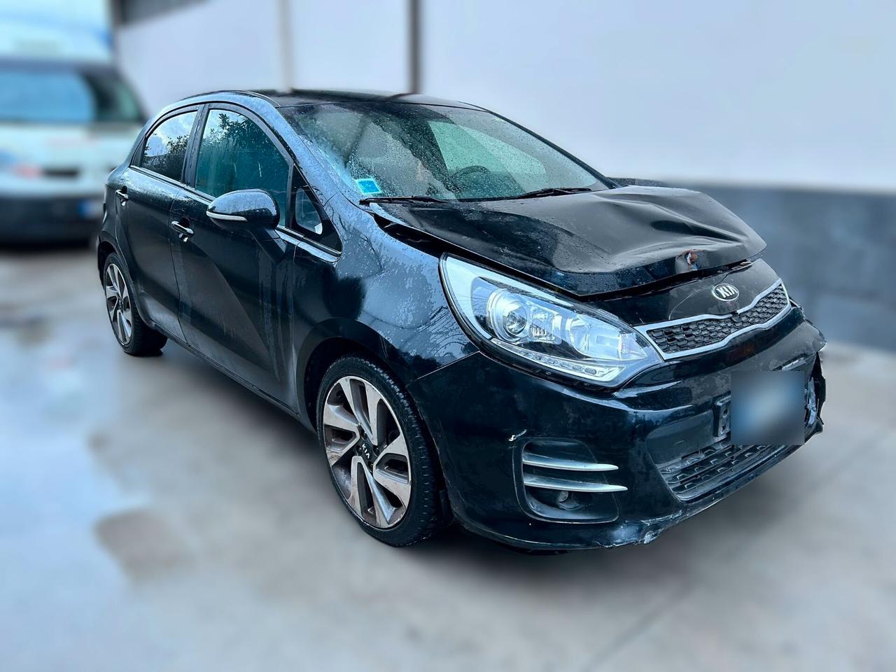 Kia Rio 1.4 CRDi 90CV - 2017 Incidentata
