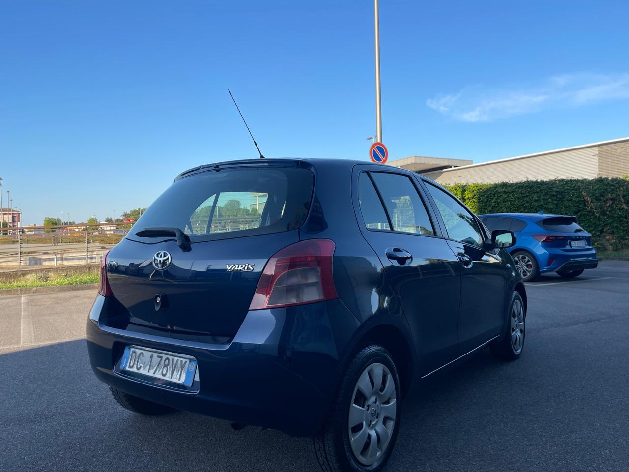 Toyota Yaris 1.0 5 porte Sol