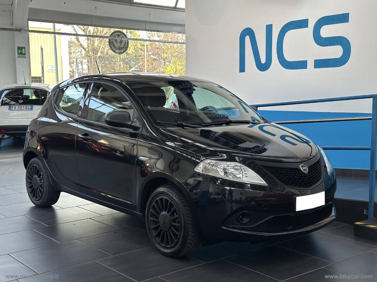 LANCIA Ypsilon 1.0 FireFly 5p.S&S Hyb. Eco Silv. NEOPATENTATI