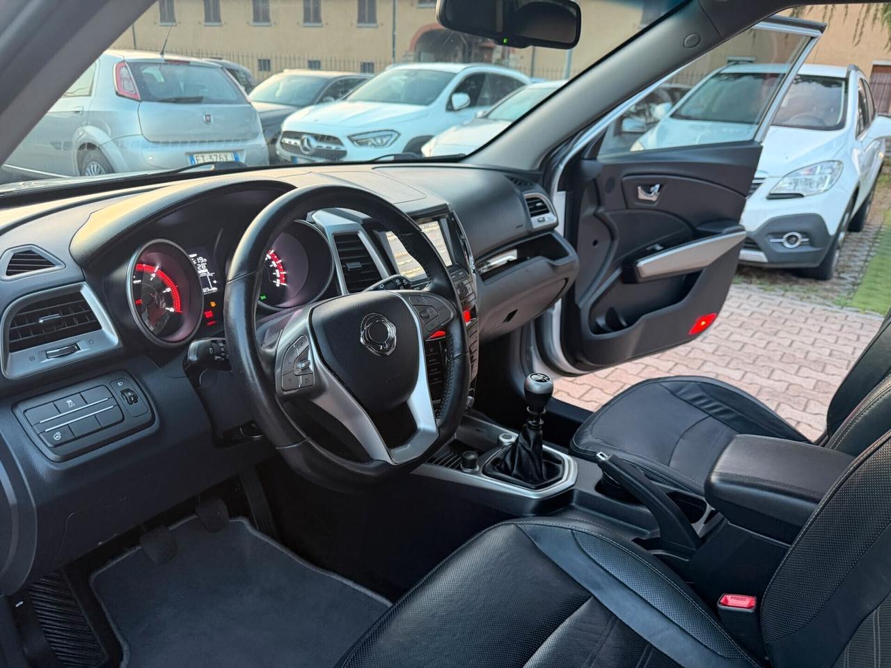 Ssangyong Tivoli 1.6d 2WD Be Hot Aebs TELECAMERA POSTERIORE CRUISE OK NEOPATENTATI