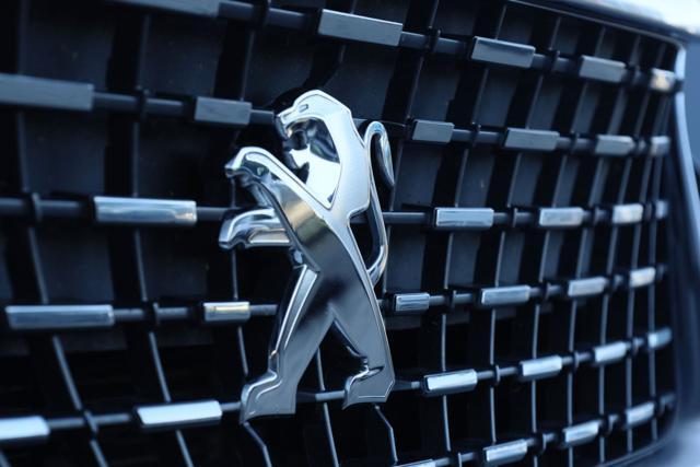 PEUGEOT 5008 PureTech 7 POSTI 130 S&S EAT8 GT Line