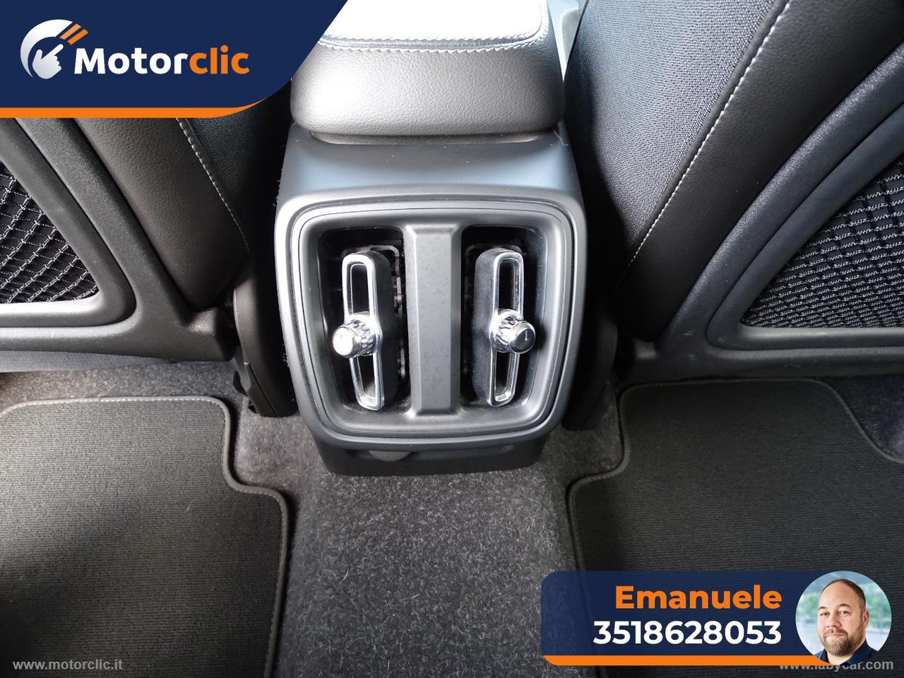 VOLVO XC40 T3 Momentum Core