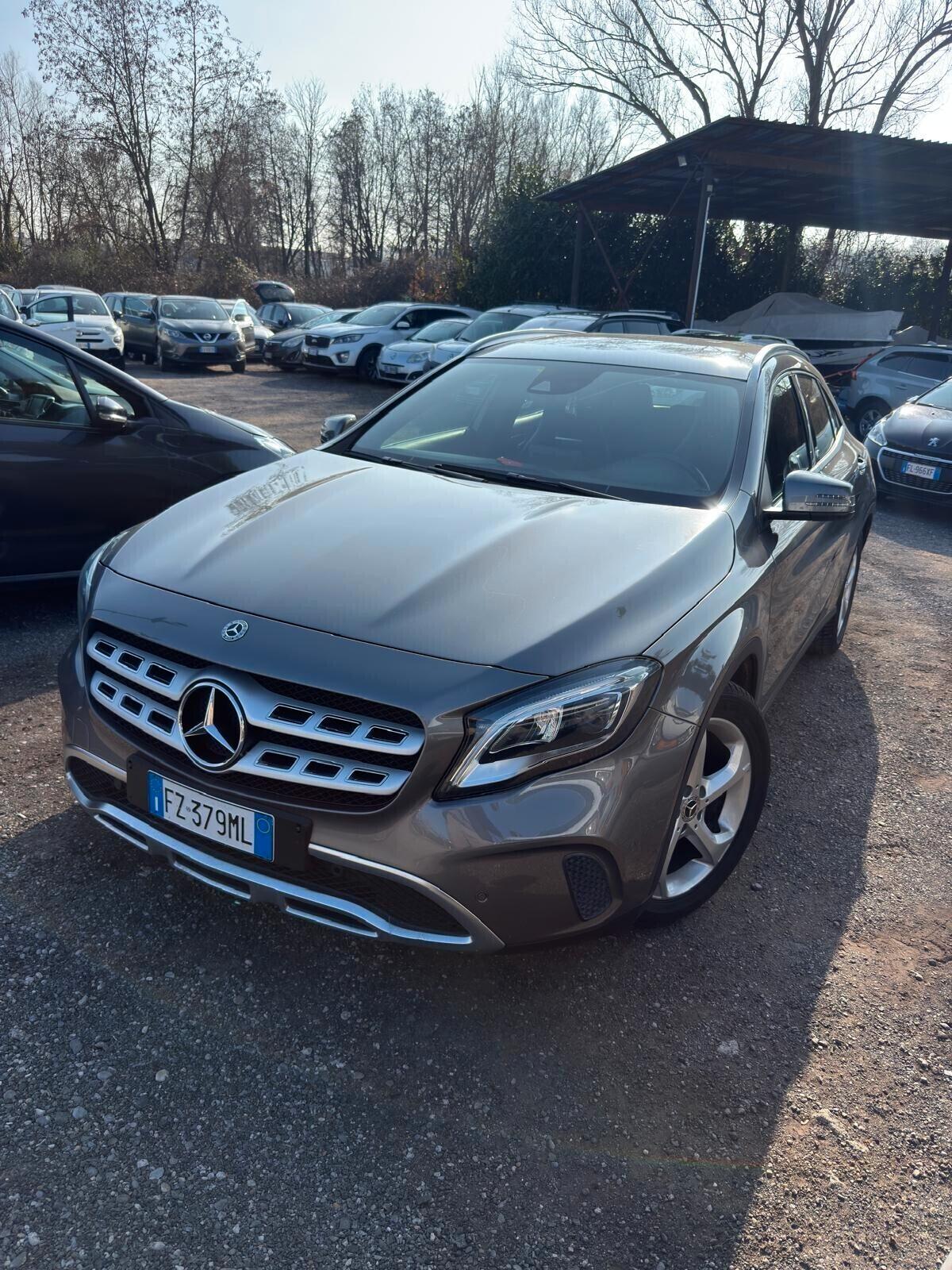 Mercedes-benz GLA 180 Premium