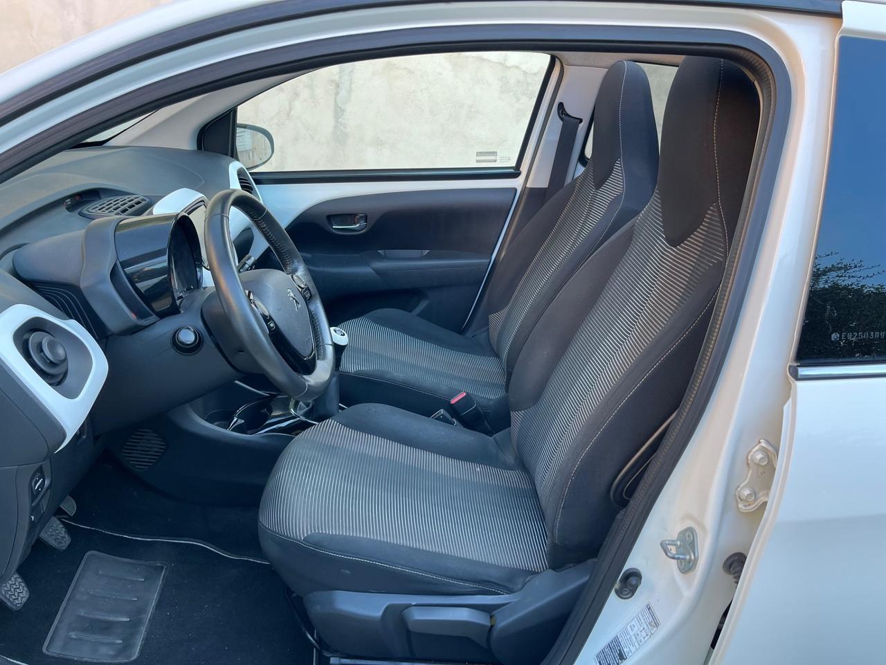 Peugeot 108 PureTech 82 5 porte Allure