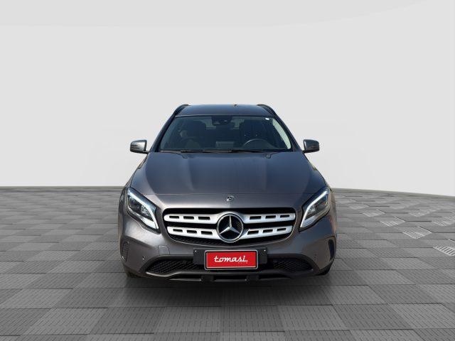 MERCEDES-BENZ CLA sse GLA GLA 200 d Automatic Business