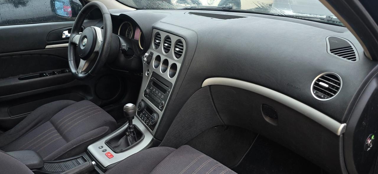 Alfa 159 tutta apena revisionata e batteria nuova