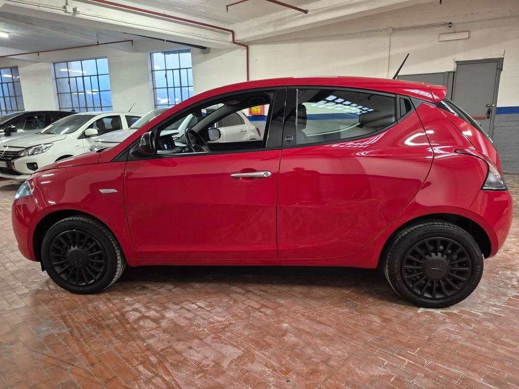 Lancia Ypsilon 1.2 69 CV 5 porte GPL Ecochic Silver