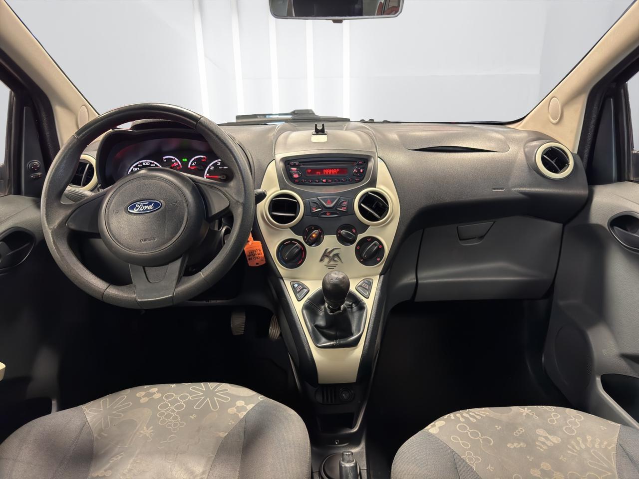 Ford Ka 1.2 Titanium c/esp,tcs 69cv E5