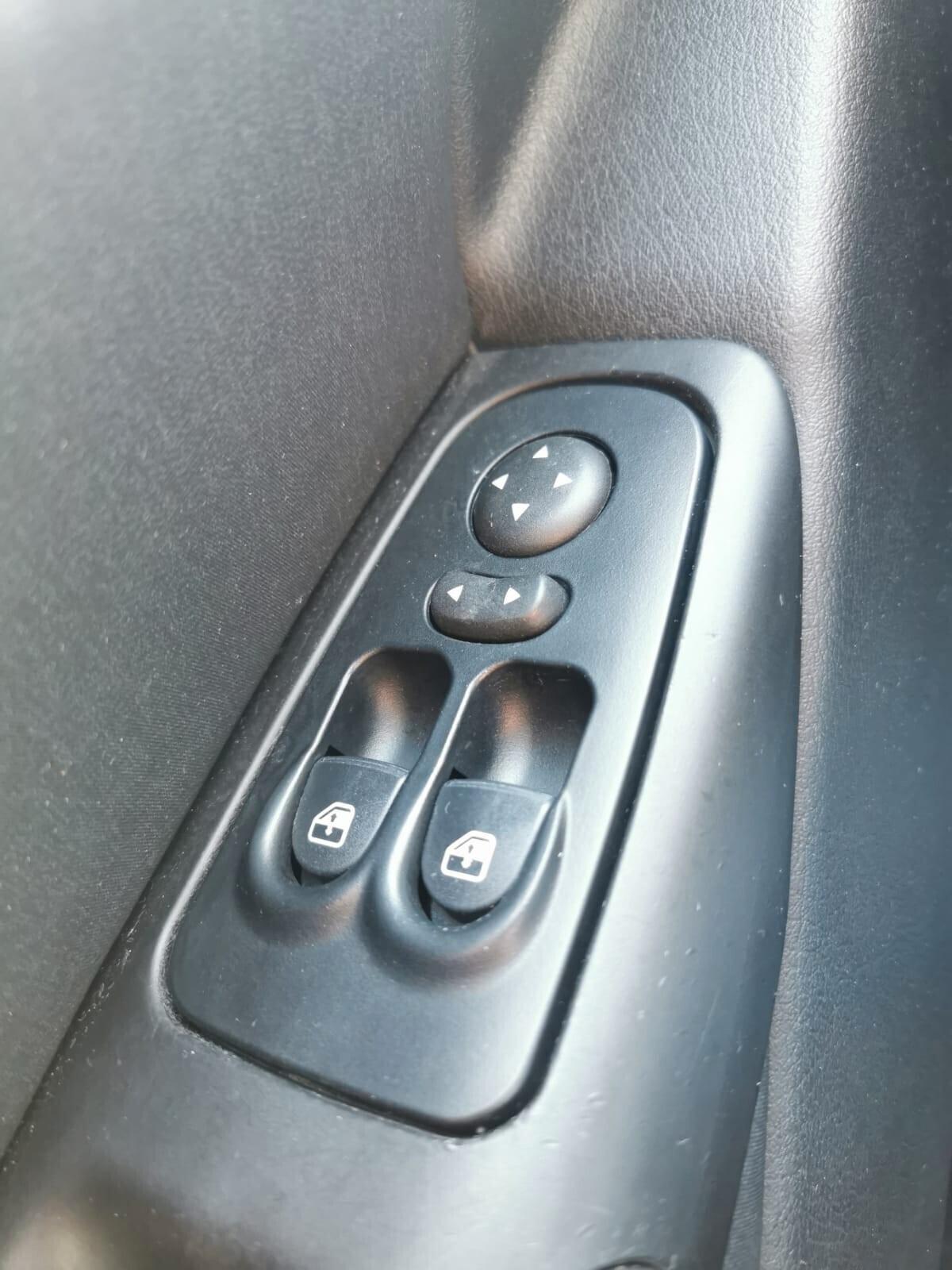 Lancia Ypsilon 1.2 69 CV Diva NEOPATENTATI