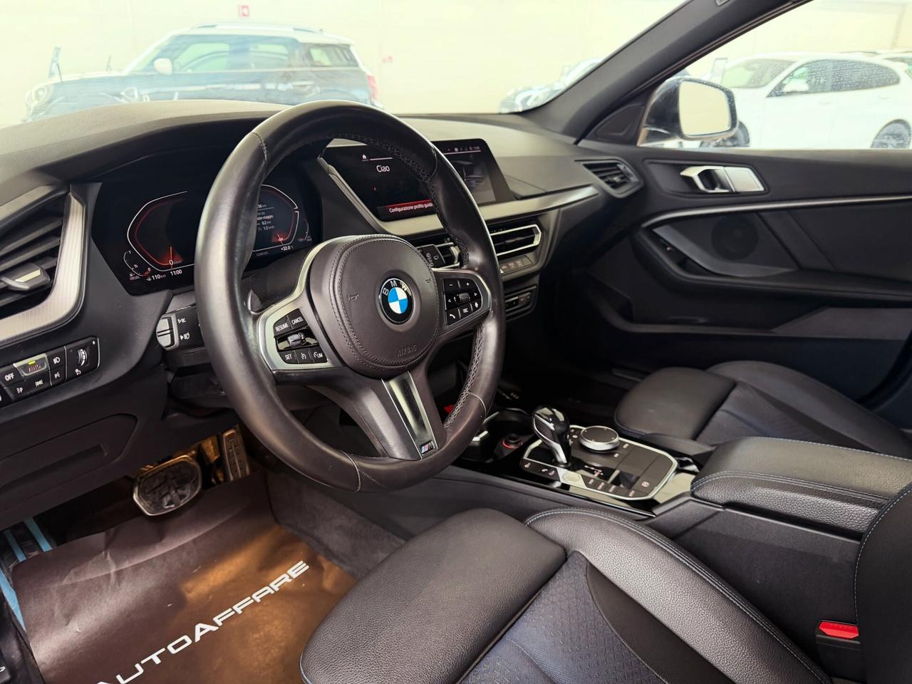Bmw 118 118d 5p. Msport