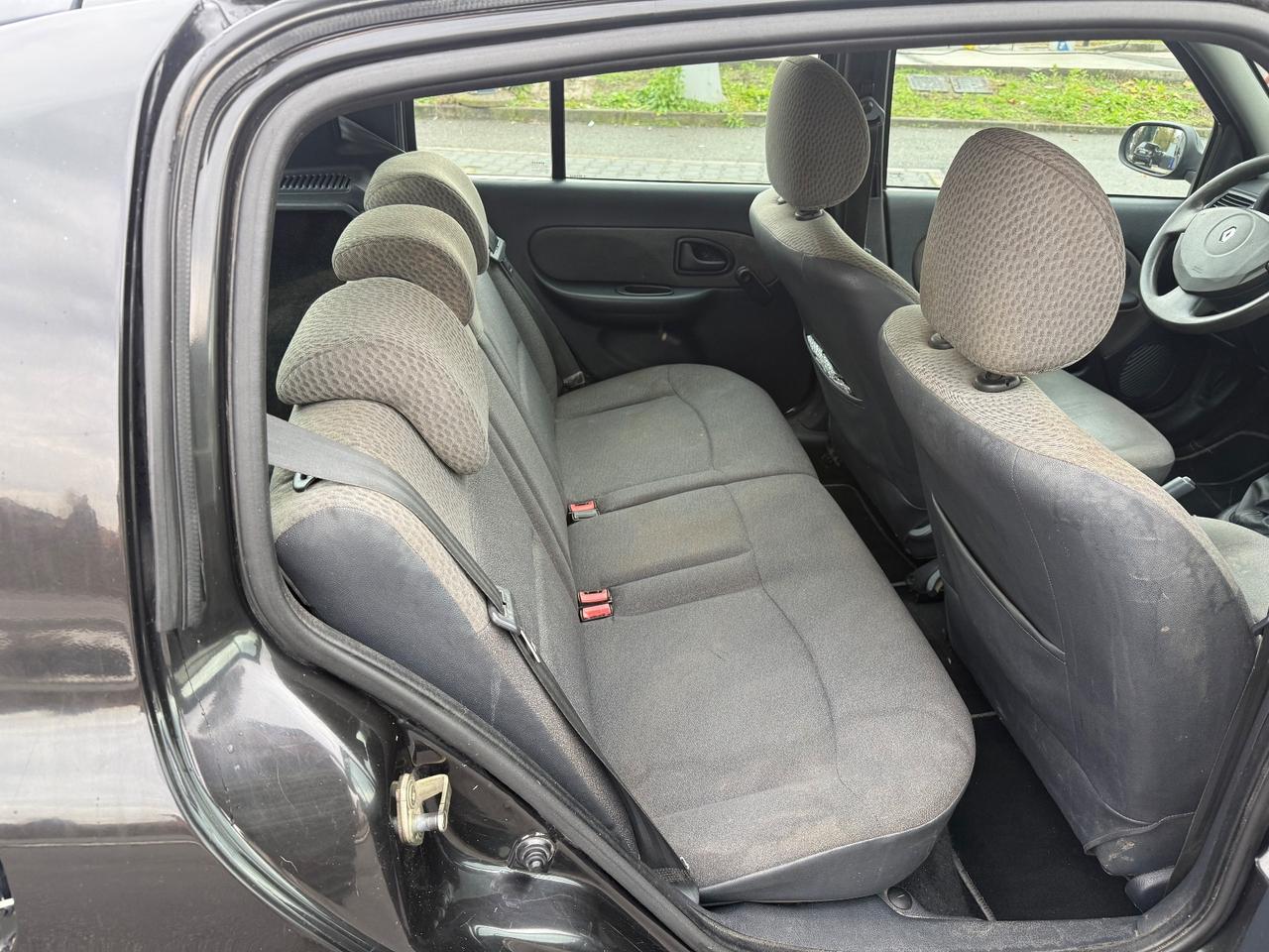 Renault Clio 1.2 16V cat 5 porte Luxe Privilège