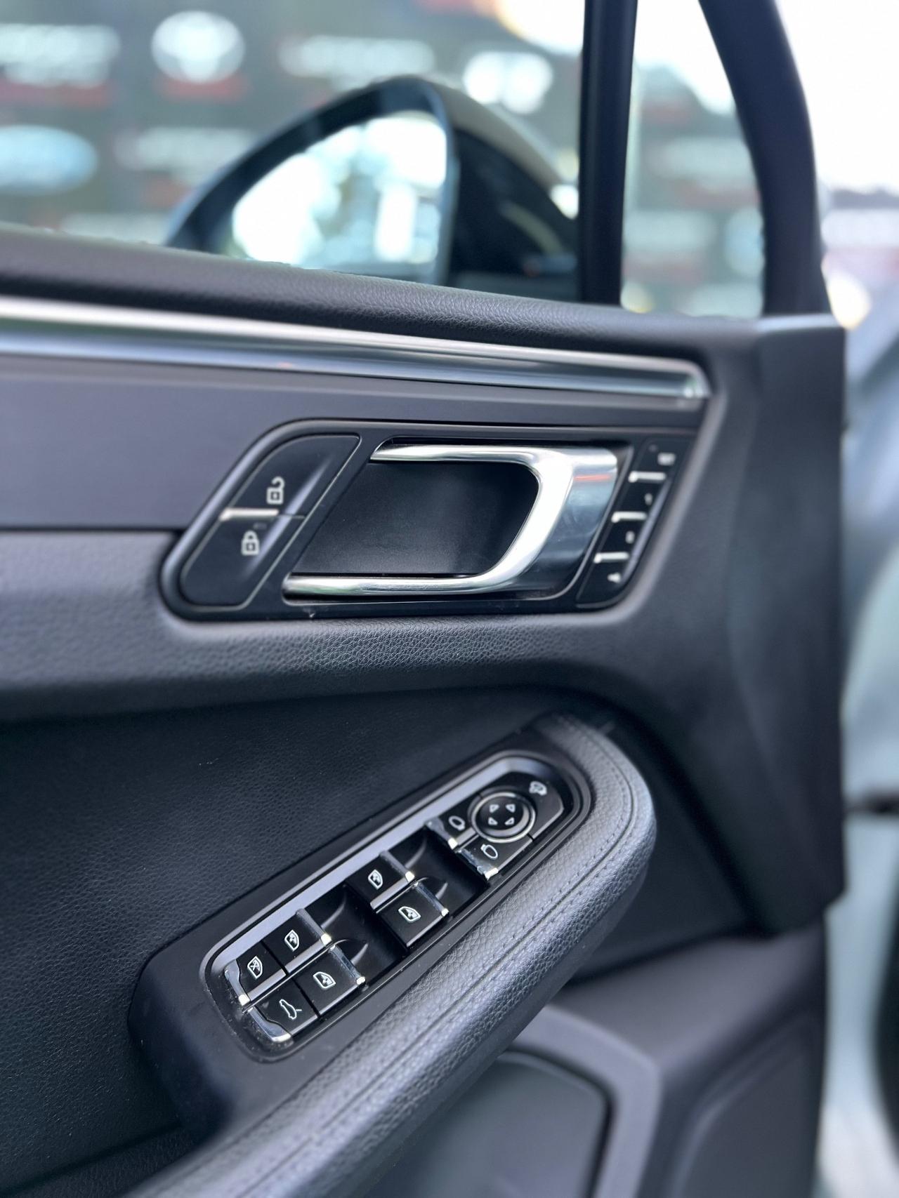 Porsche Macan 2.0 UNICO PROPRIETARIO TETTO APRIBILE